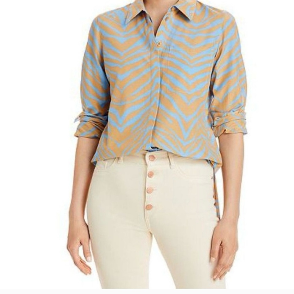 😎 Luxurious Lafayette 148 Blouse ✨